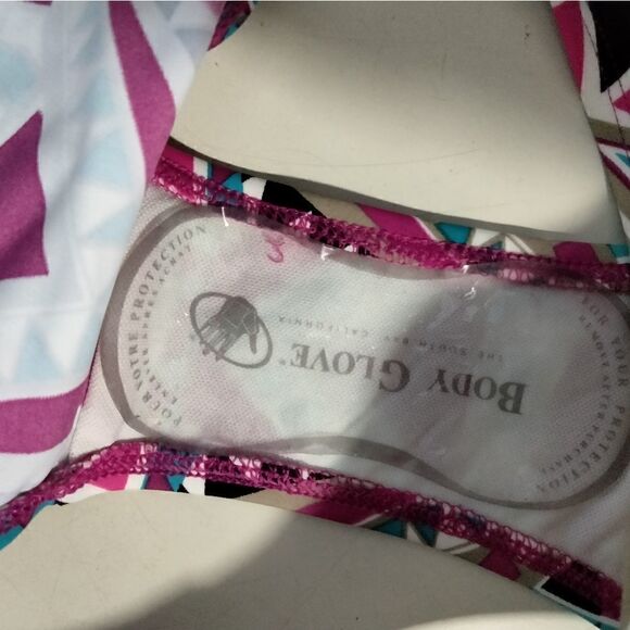 New Without tags. "Body Glove" woman's bikini bottoms - Picture 7 of 12